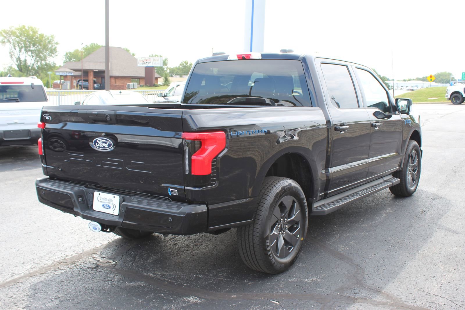 New 2025 Ford F150 Lightning Flash AWD/4WD image 5