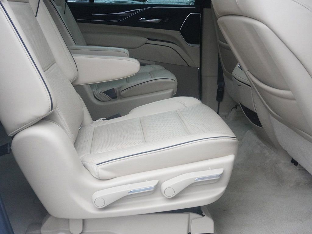 Used 2021 Cadillac Escalade ESV Premium Luxury image 37