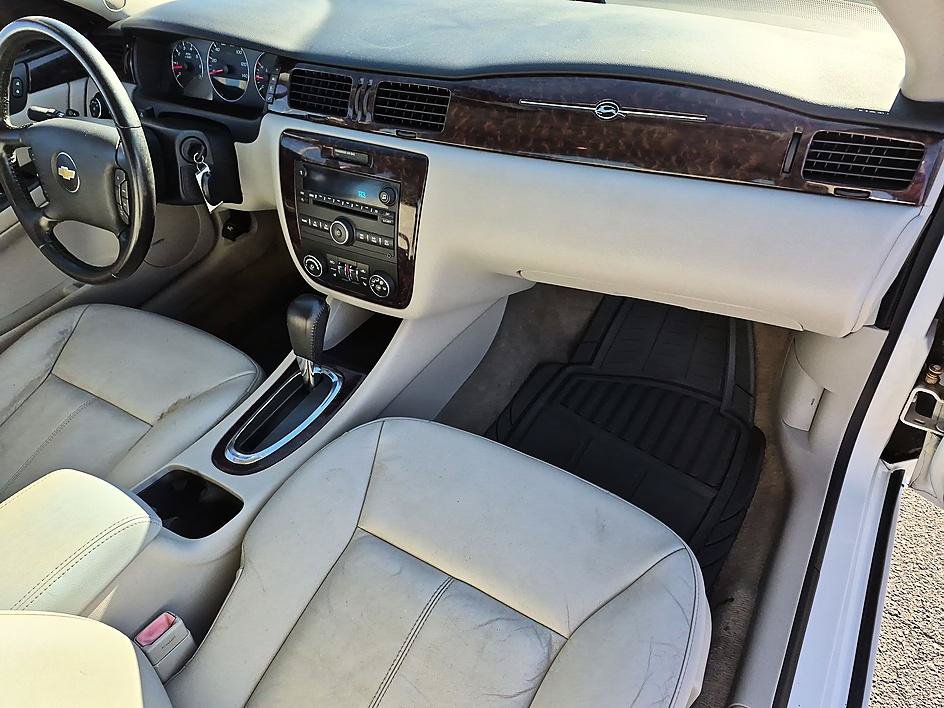 Used 2012 Chevrolet Impala LTZ FWD image 34