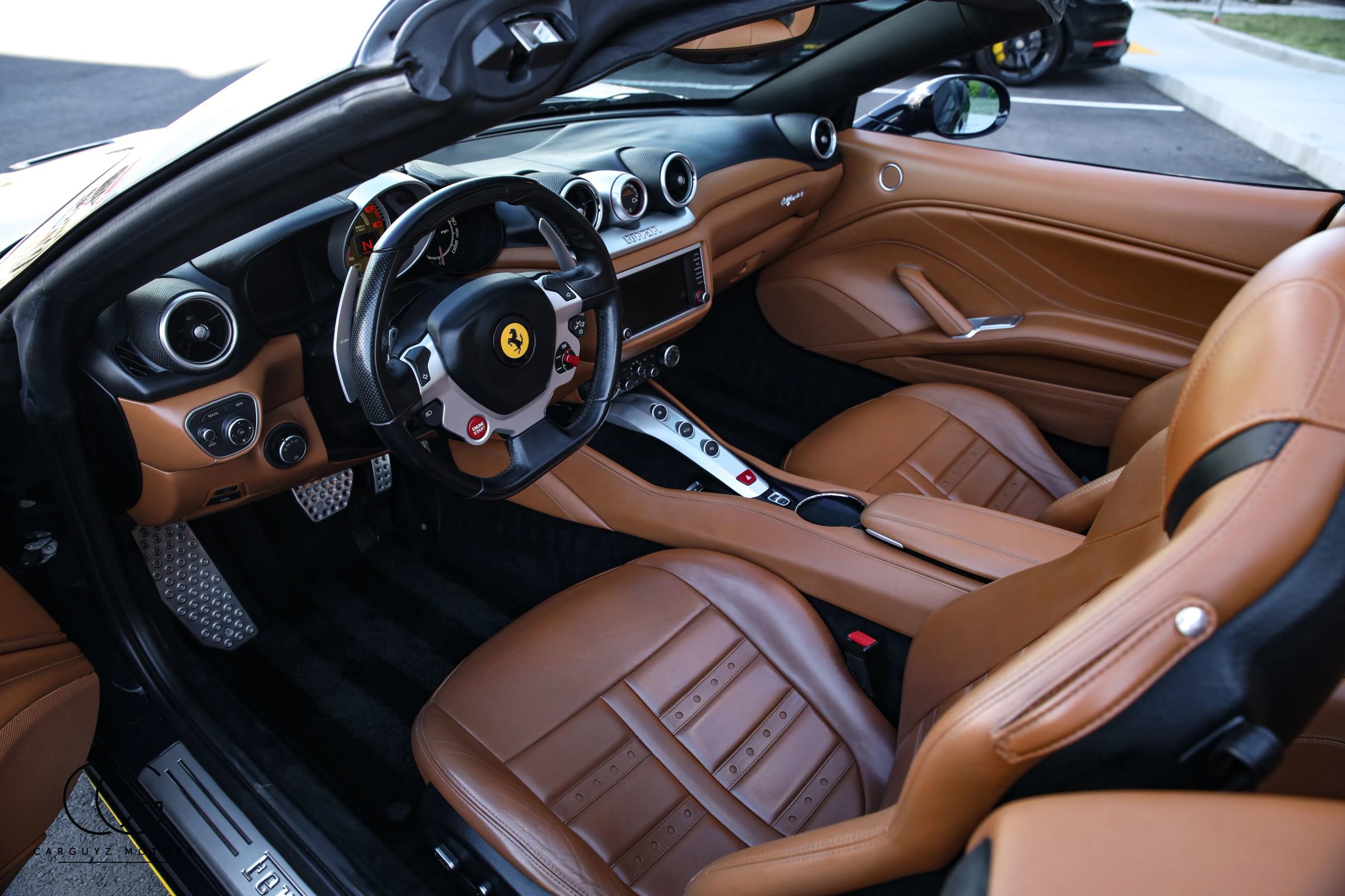 Used 2016 Ferrari California T RWD image 17