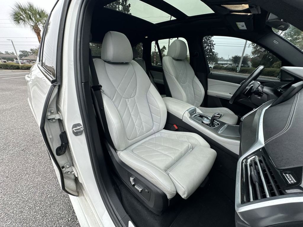Used 2023 BMW X5 xDrive40i w/ Executive Package image 29