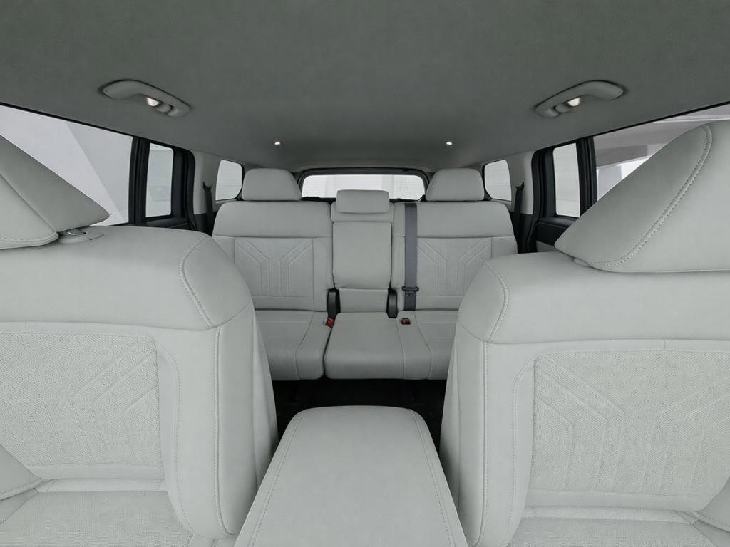 Used 2024 Hyundai Santa Fe SEL FWD image 13