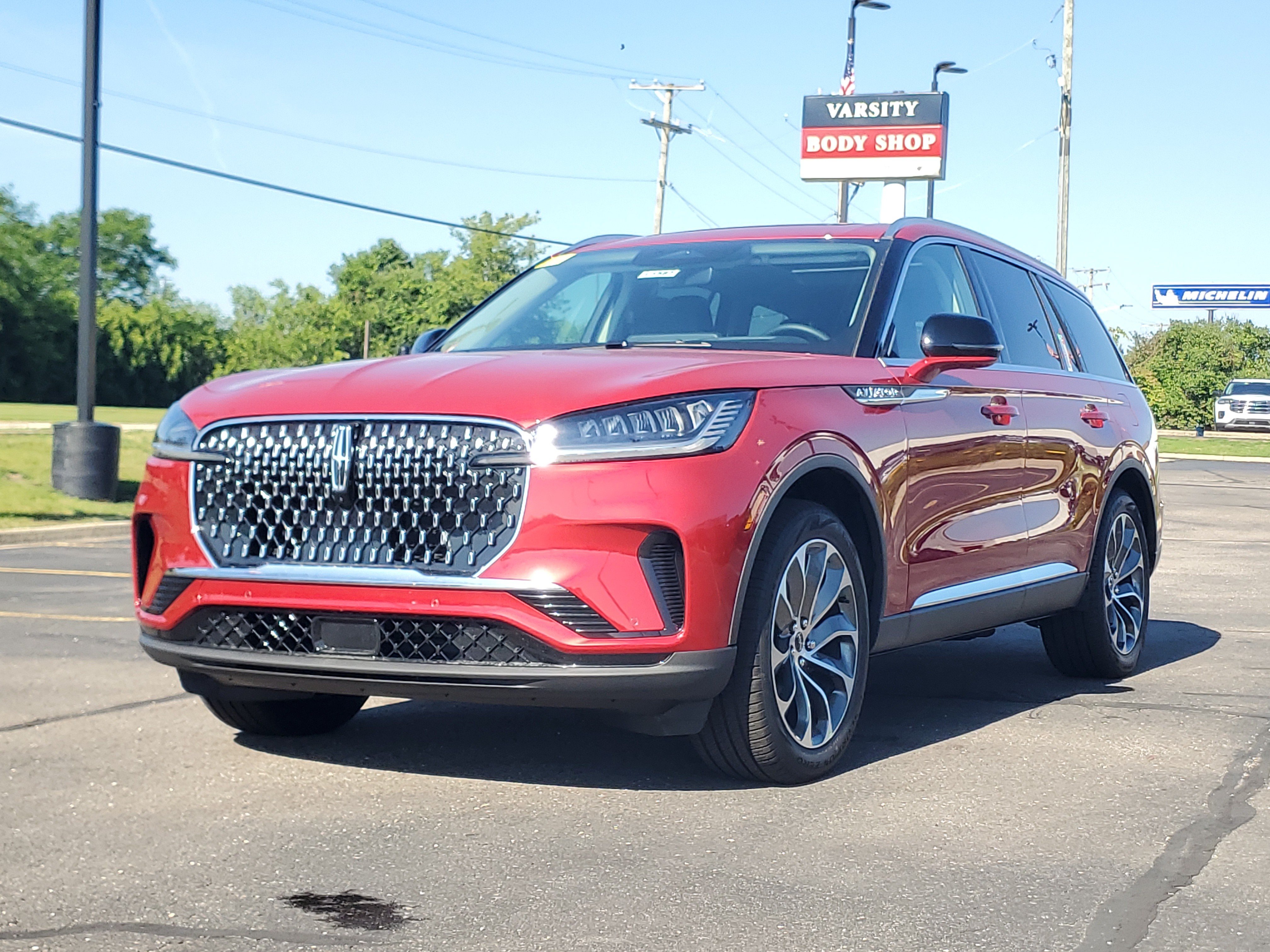 New 2026 Lincoln Aviator AWD image 2