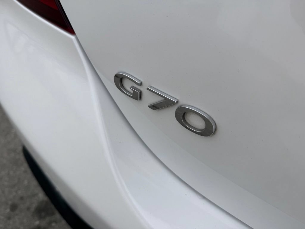 Used 2022 Genesis G70 2.0T RWD image 11