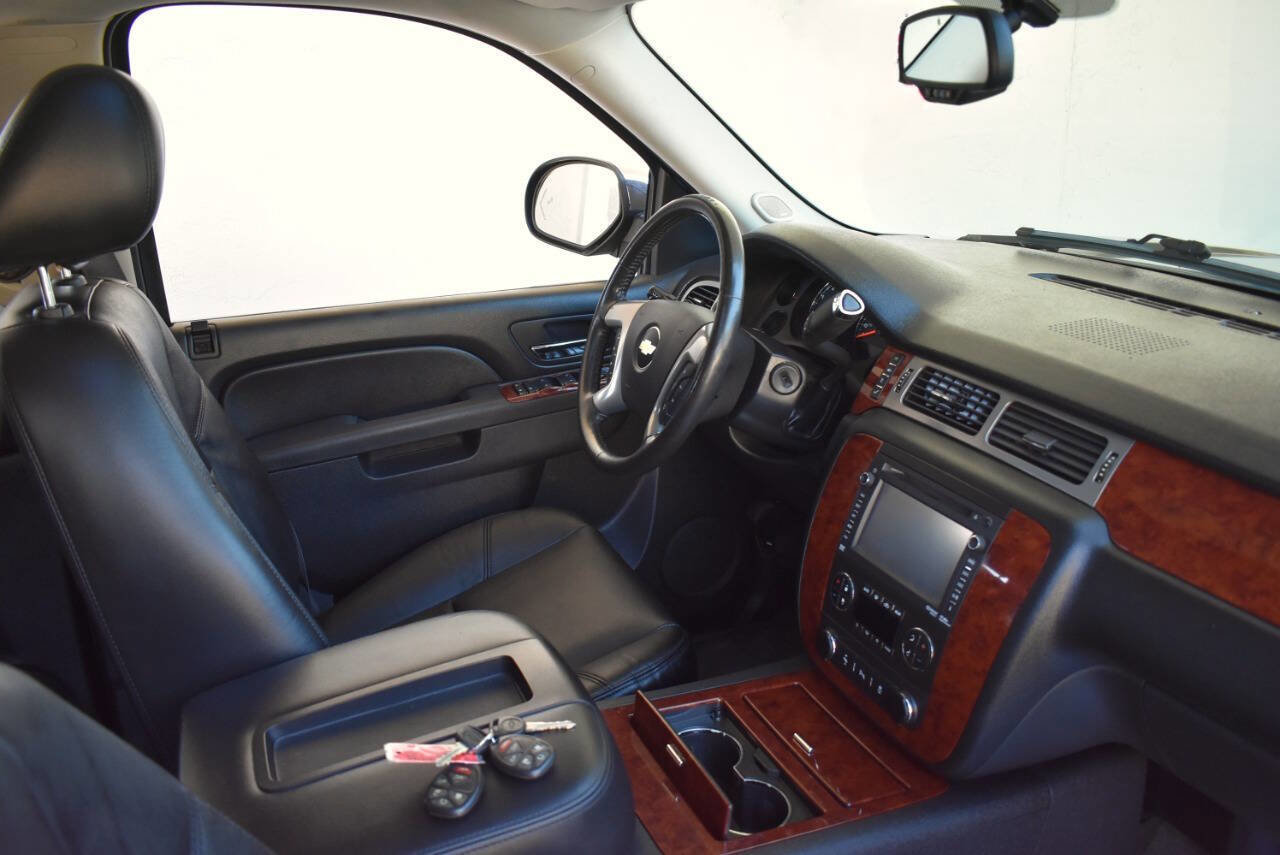 Used 2012 Chevrolet Tahoe LTZ image 23