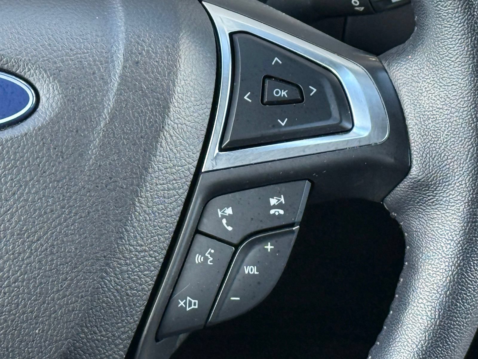 Used 2023 Ford Edge SEL AWD/4WD image 28