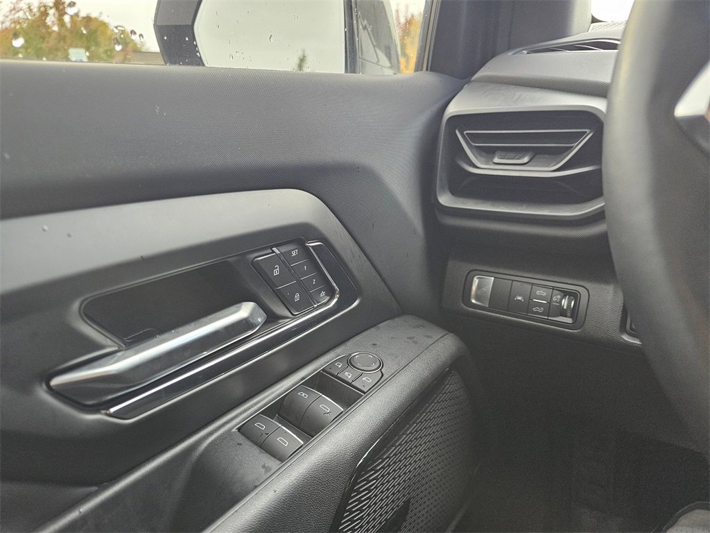 Used 2025 Chevrolet Silverado EV LT image 29