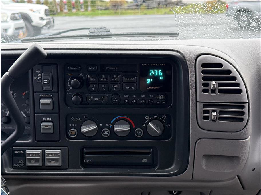 Used 1999 GMC Yukon Denali image 30