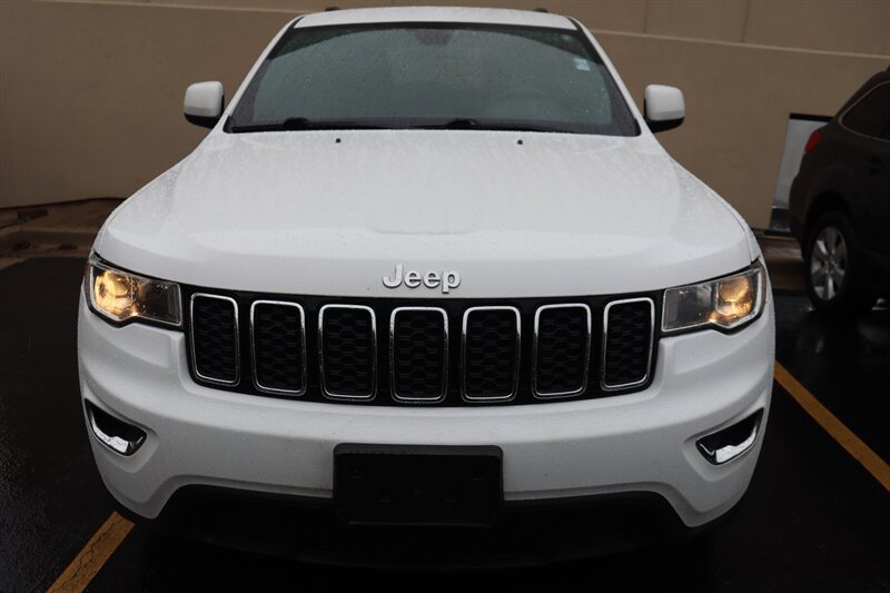 Used 2019 Jeep Grand Cherokee Laredo RWD image 2