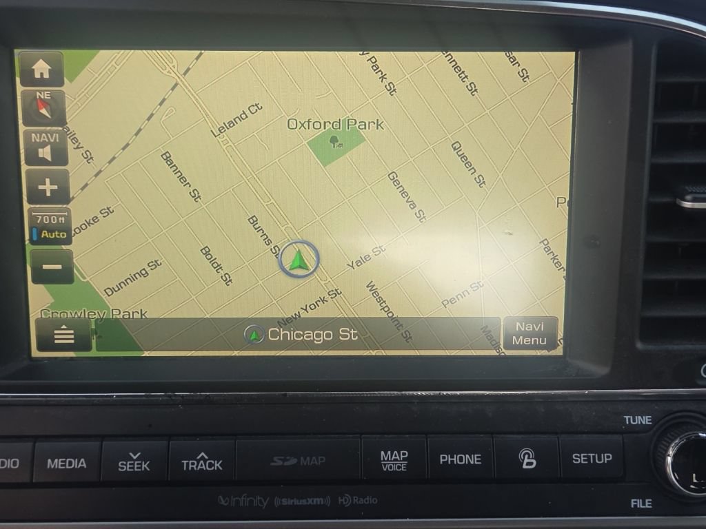 Used 2017 Hyundai Elantra Limited w/ Limited Tech Package 04 FWD image 6