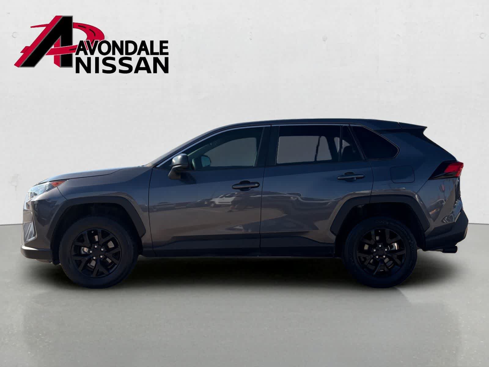 Used 2022 Toyota RAV4 LE FWD image 2