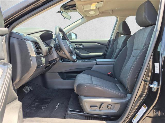 Used 2024 Nissan Rogue SV FWD image 16