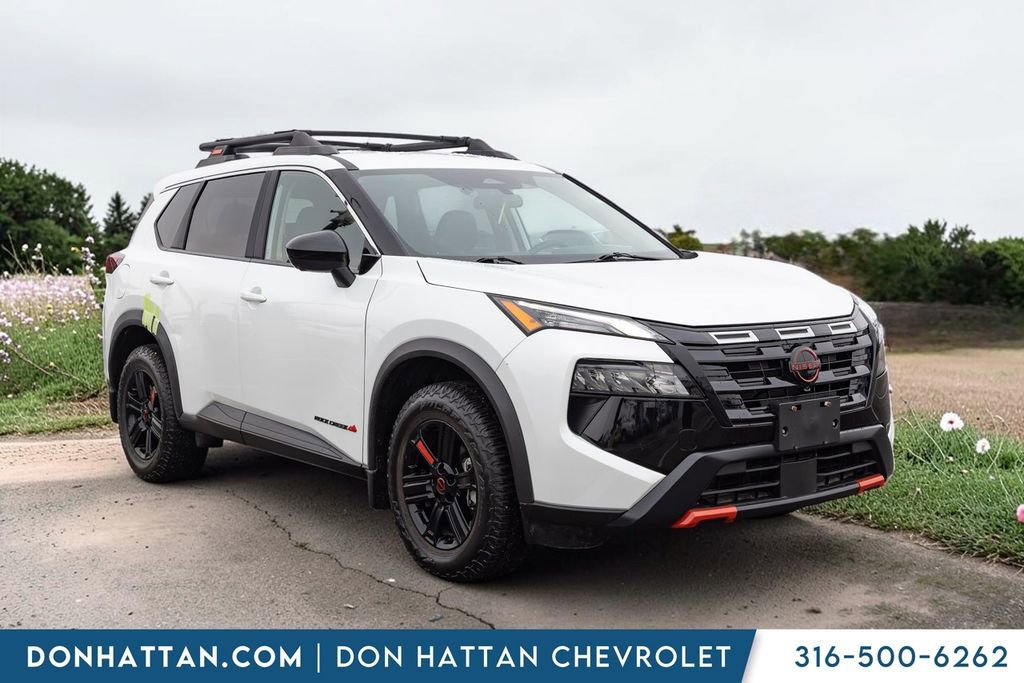 Used 2025 Nissan Rogue SV AWD/4WD image 26