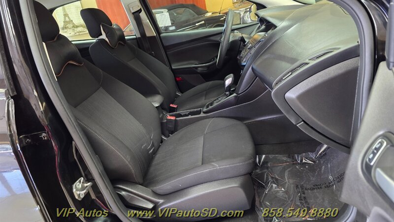 Used 2018 Ford Focus SE FWD image 16