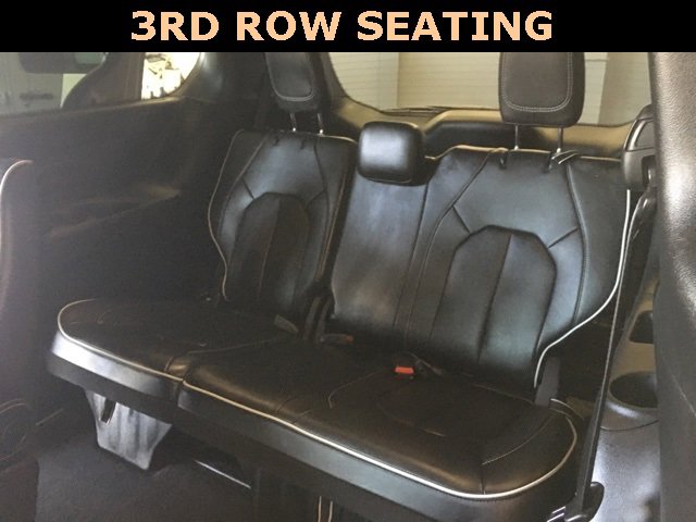 Certified 2025 Chrysler Pacifica Limited image 30