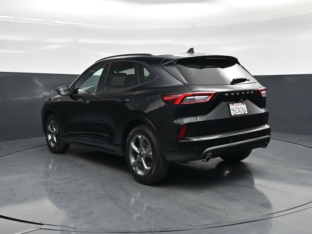 Certified 2023 Ford Escape ST-Line w/ Tech Pack #1 FWD image 6