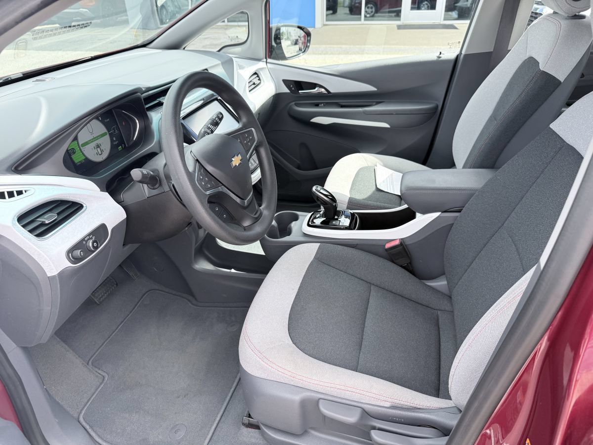 Used 2017 Chevrolet Bolt LT FWD image 9