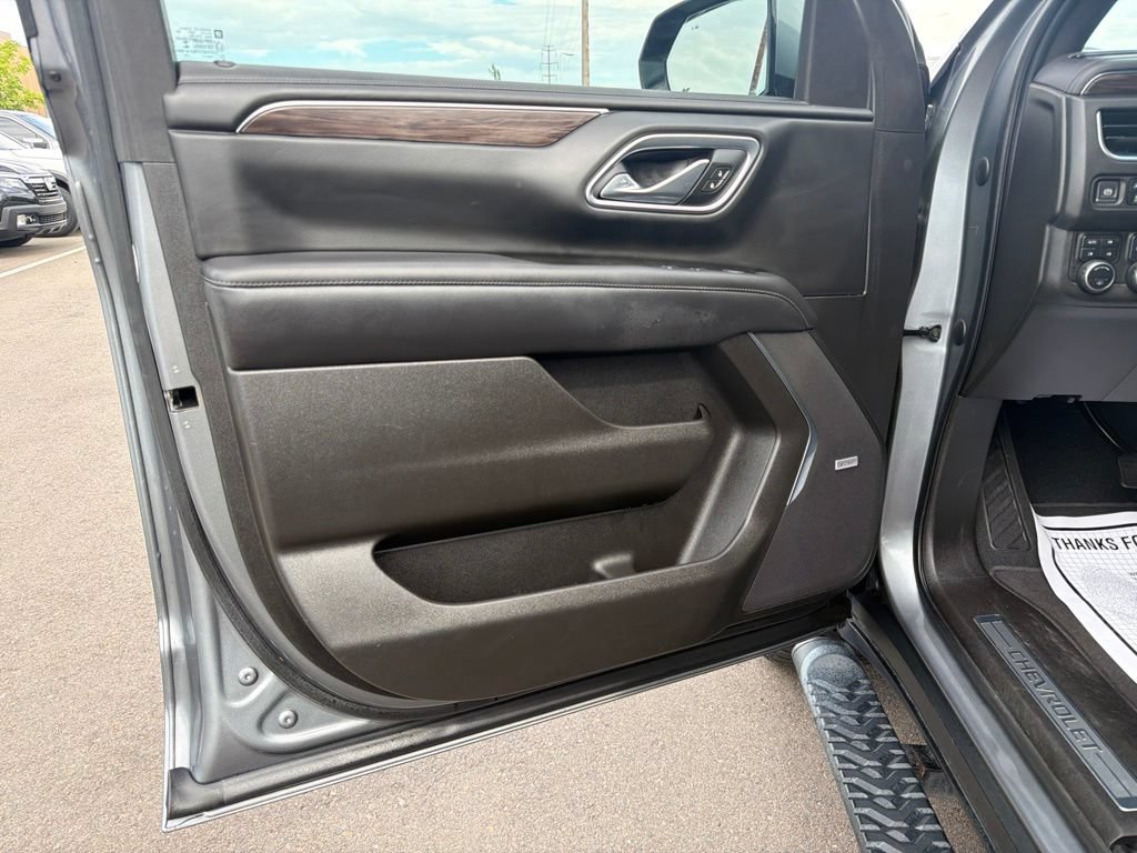 Used 2021 Chevrolet Tahoe Z71 w/ Z71 Off-Road Package AWD/4WD image 19