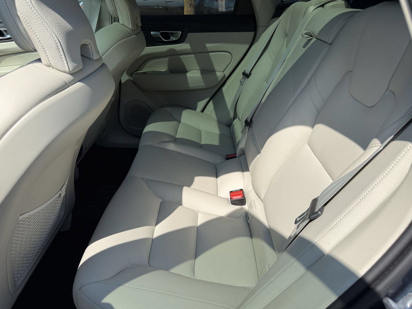Used 2024 Volvo XC60 B5 Plus w/ Climate Package AWD/4WD image 22