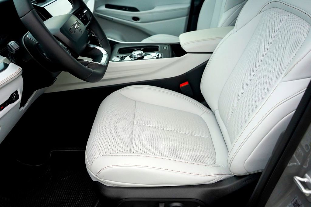 New 2026 Jeep Cherokee Limited AWD/4WD image 10