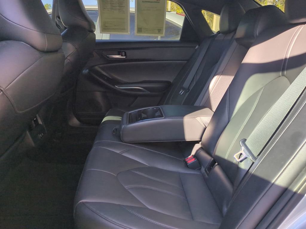Certified 2022 Toyota Avalon XLE image 13