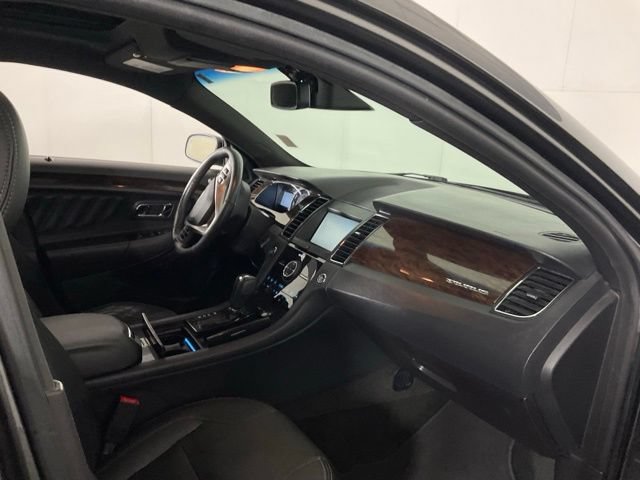 Used 2015 Ford Taurus Limited w/ Equipment Group 301A AWD/4WD image 24