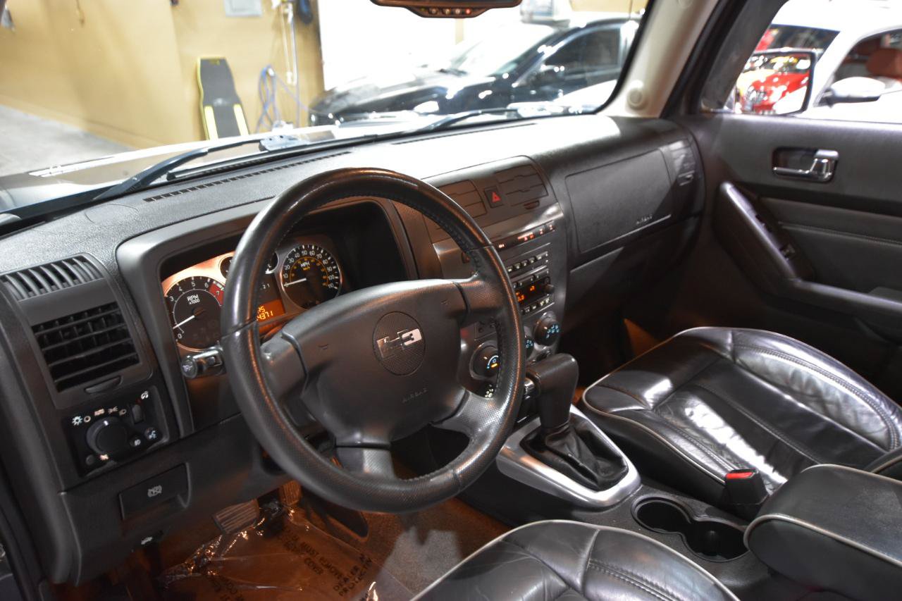 Used 2009 HUMMER H3 Luxury AWD/4WD image 15