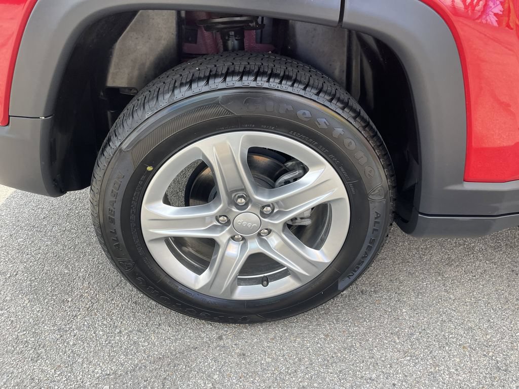 Used 2024 Jeep Compass Latitude AWD/4WD image 12