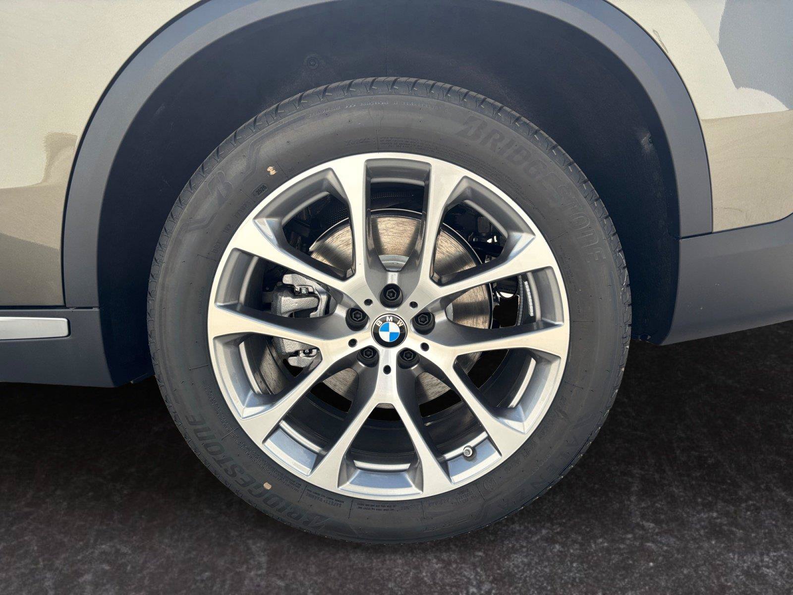 New 2026 BMW X5 xDrive40i AWD/4WD image 29