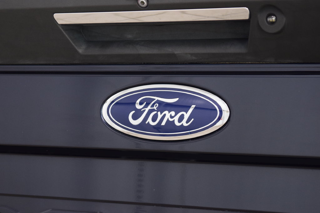 Used 2021 Ford F250 Lariat w/ Lariat Ultimate Package AWD/4WD image 24