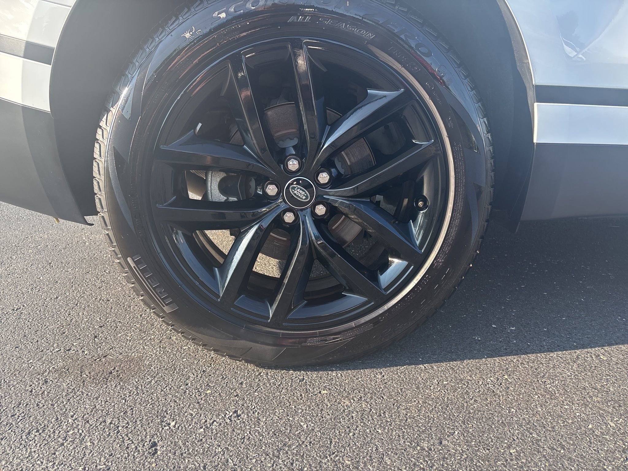 Used 2024 Land Rover Range Rover Velar S image 18