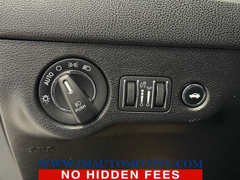 Used 2019 Chrysler 300 Limited image 35