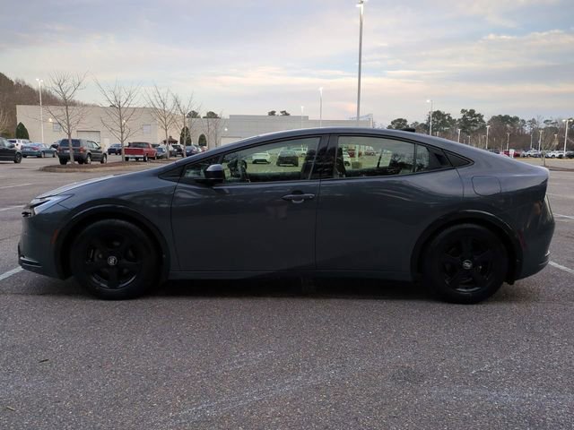 Used 2023 Toyota Prius XLE image 7