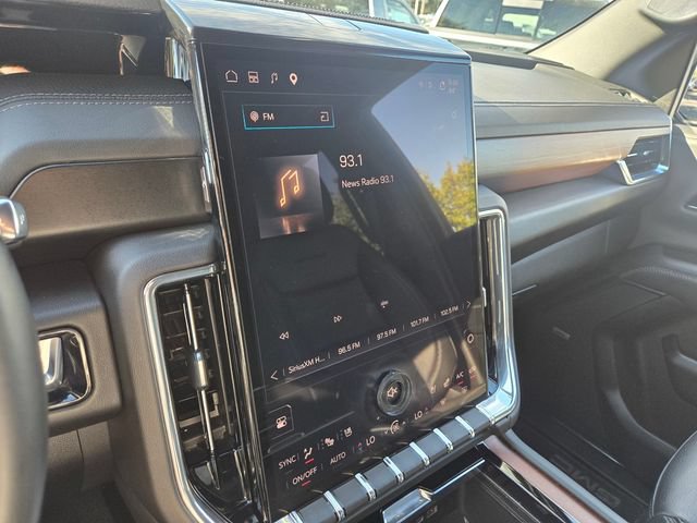 Used 2025 GMC Yukon Denali AWD/4WD image 18