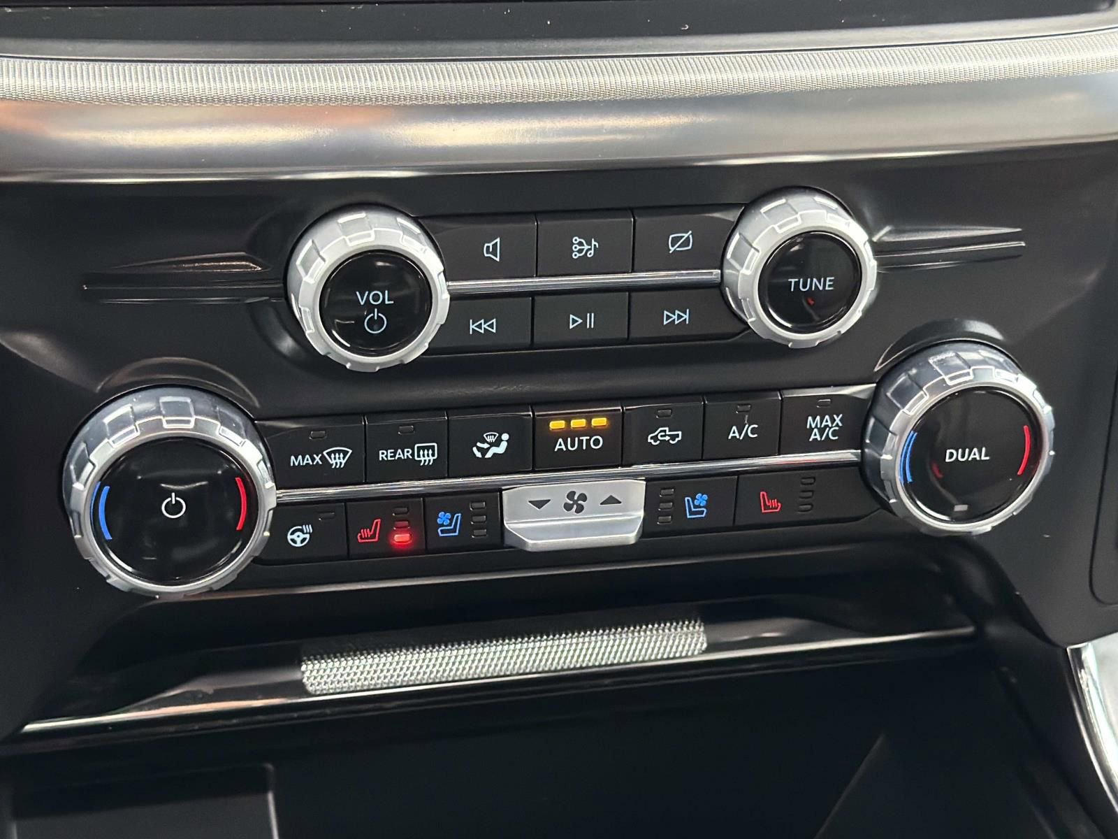 Used 2024 Ford F150 Lariat w/ FX4 Off-Road Package image 26