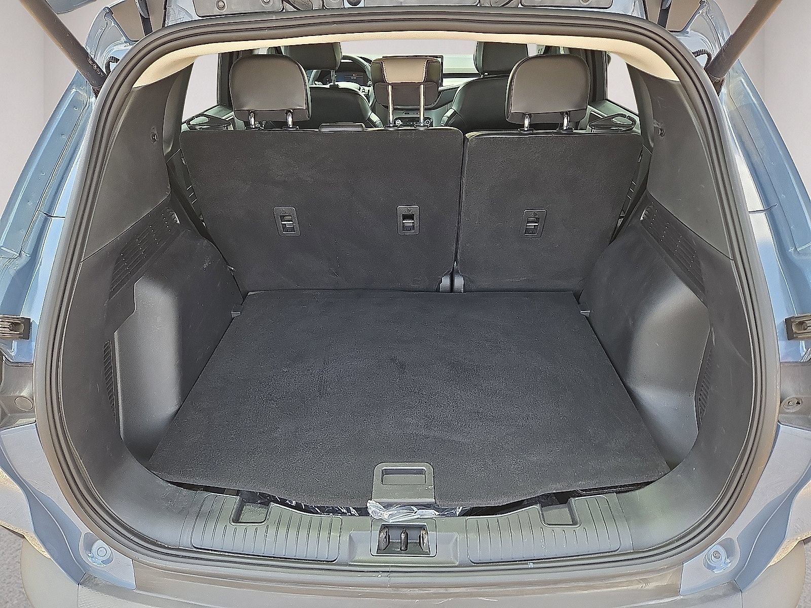 Used 2025 Ford Escape SE FWD image 13
