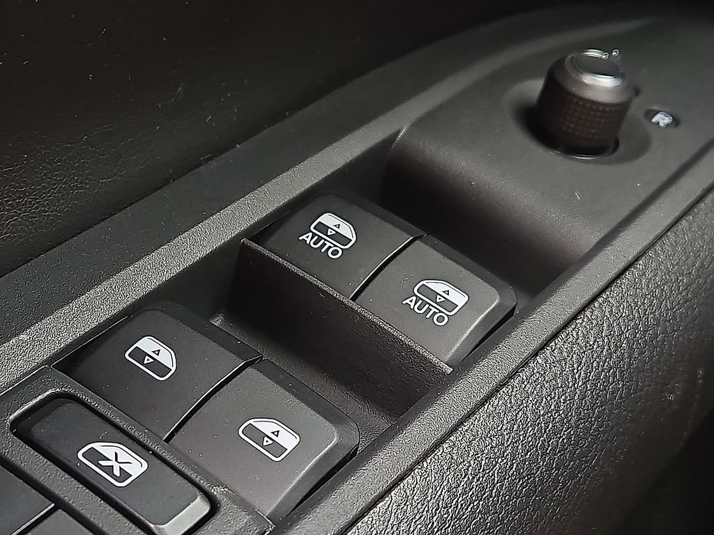 Used 2025 Jeep Compass Trailhawk AWD/4WD image 16