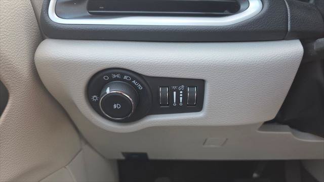 Certified 2024 Chrysler Pacifica Touring-L FWD image 34