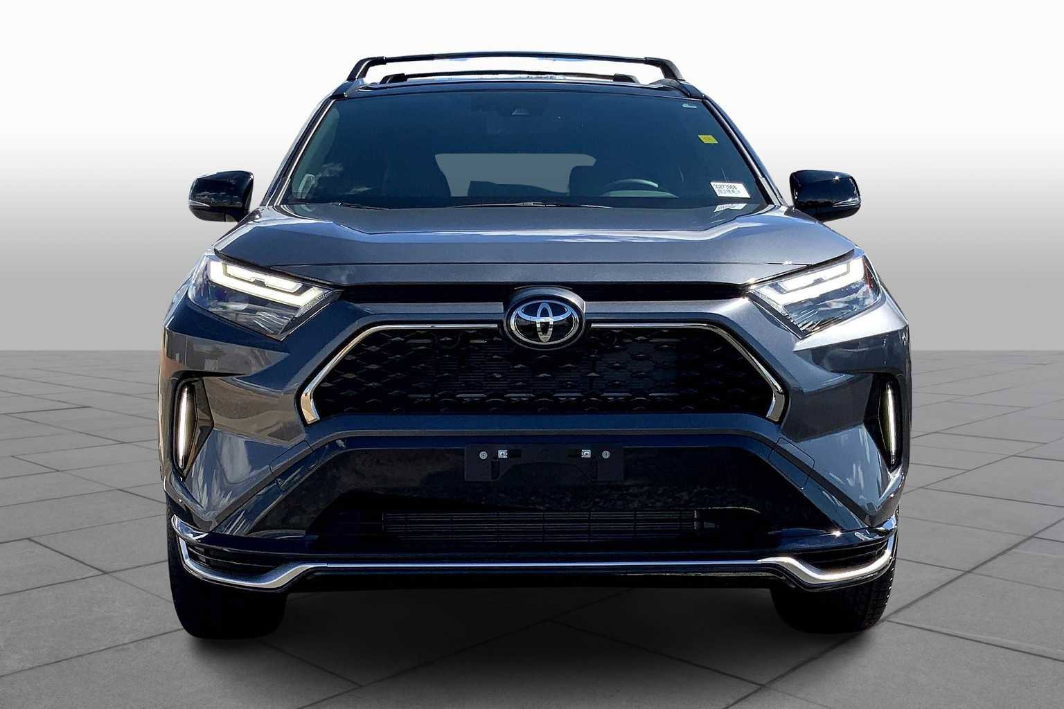 Certified 2025 Toyota RAV4 XSE image 3