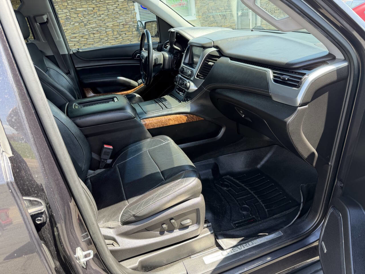 Used 2017 Chevrolet Suburban Premier AWD/4WD image 15