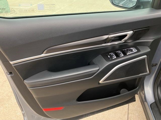 Used 2025 Kia Telluride S image 10