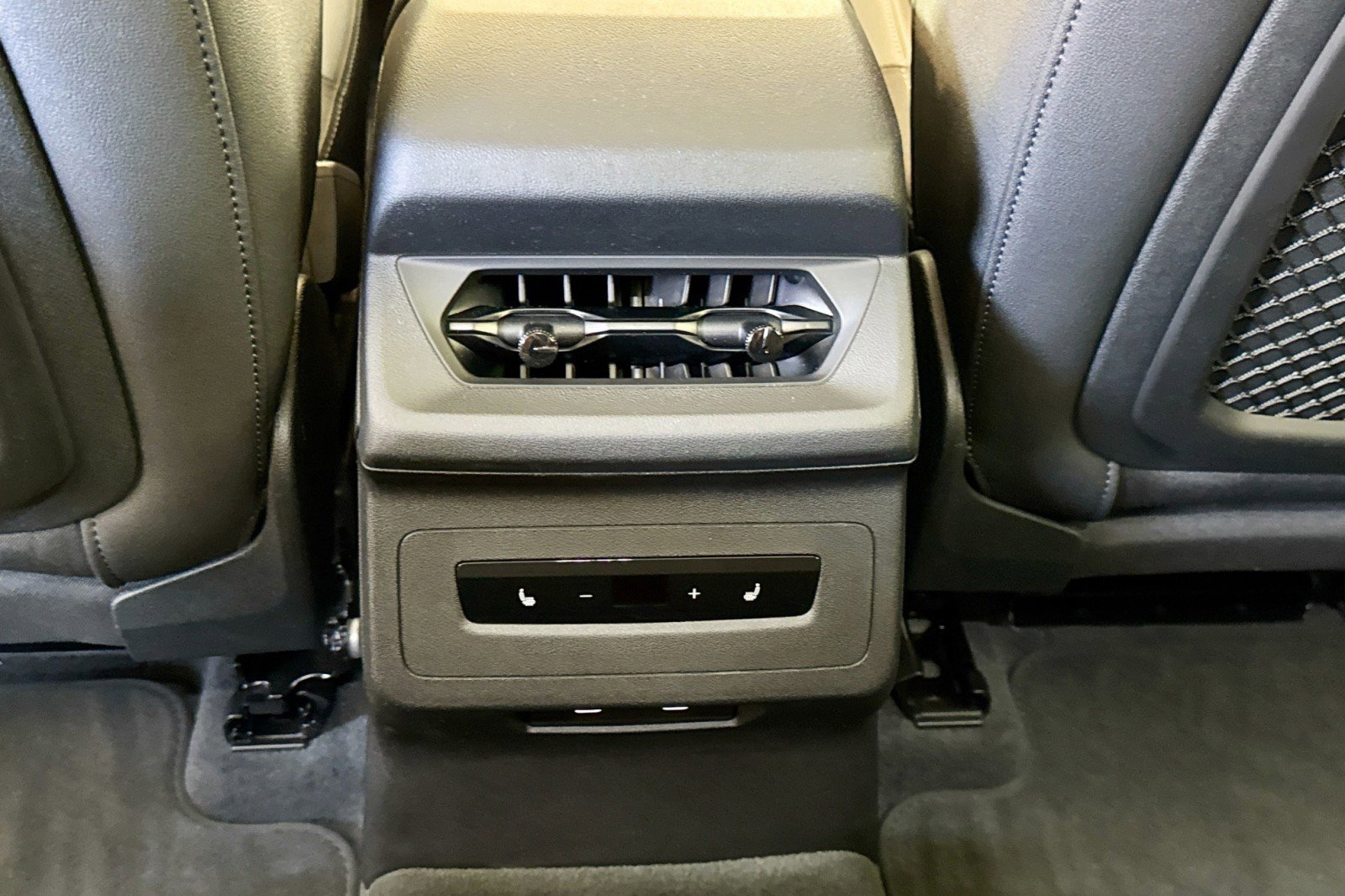 Used 2025 Audi A6 e-tron Prestige w/ Black Warm Weather Package RWD image 23