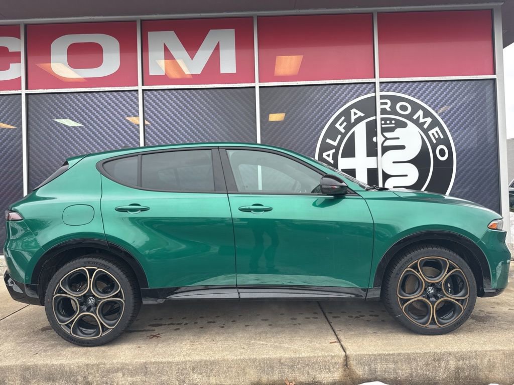 New 2025 Alfa Romeo Tonale image 2