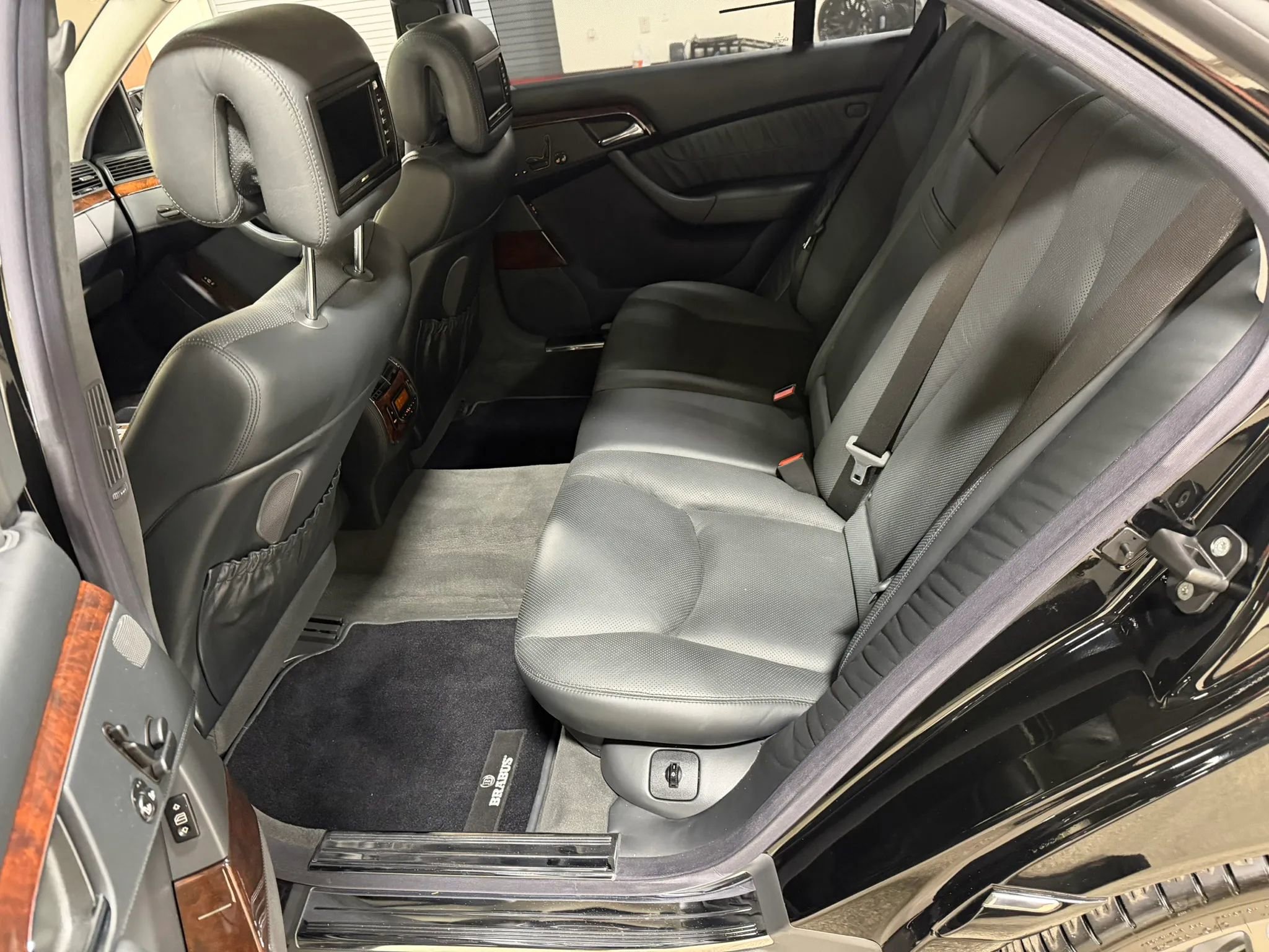 Used 2003 Mercedes-Benz S 600 image 35