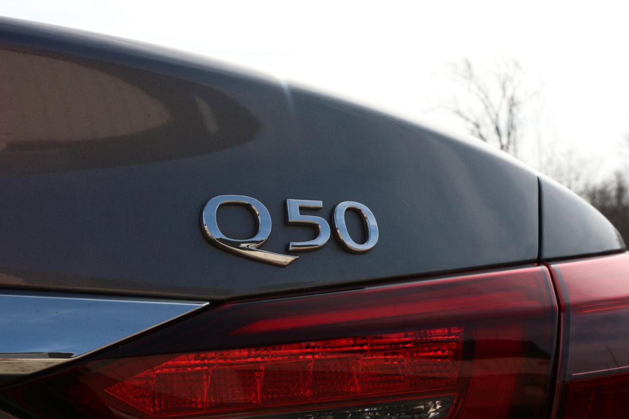 Used 2019 INFINITI Q50 Luxe image 17