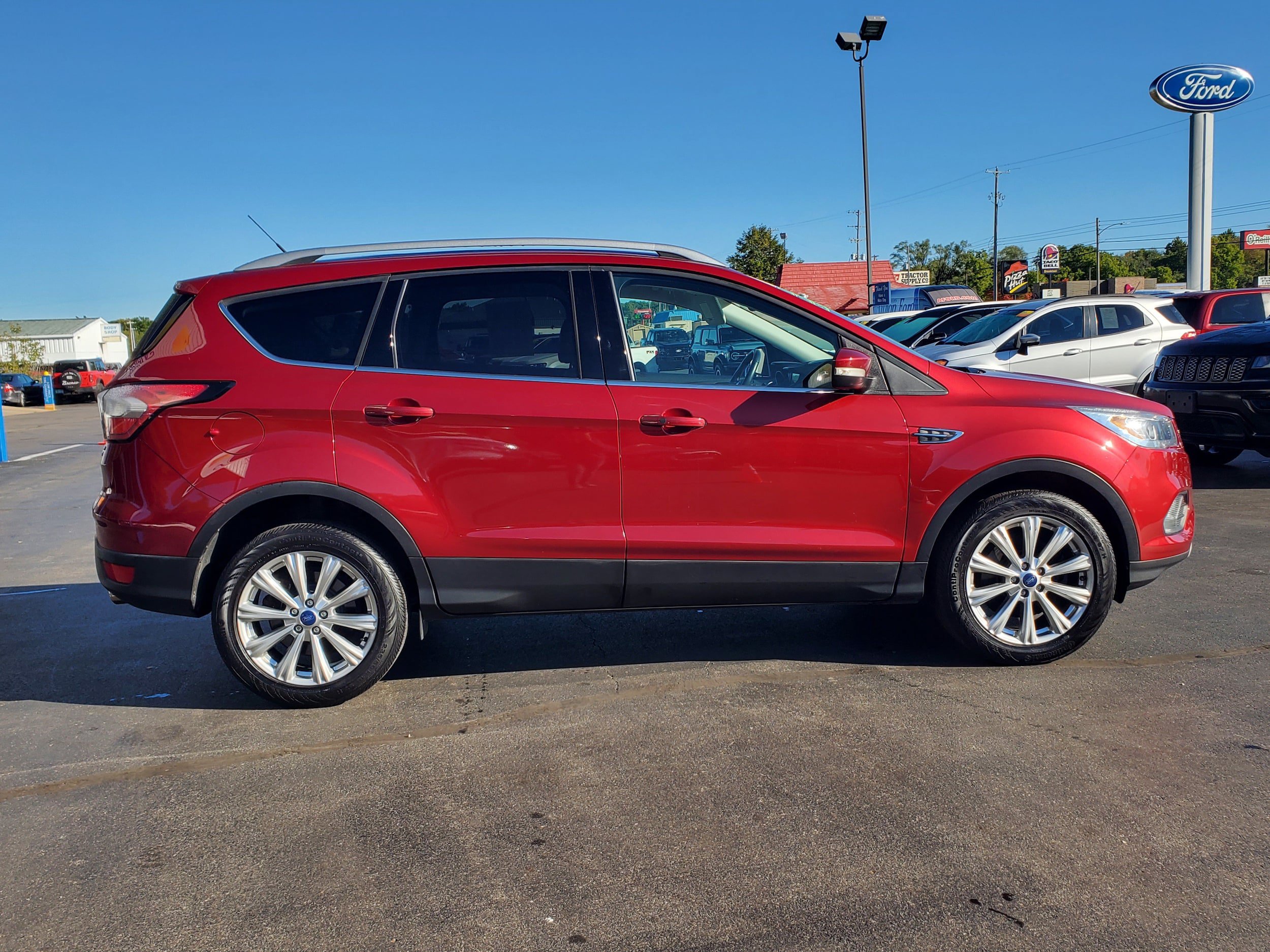 Used 2017 Ford Escape Titanium AWD/4WD image 5