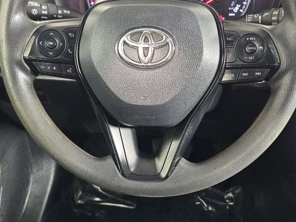 Used 2021 Toyota RAV4 XLE image 14
