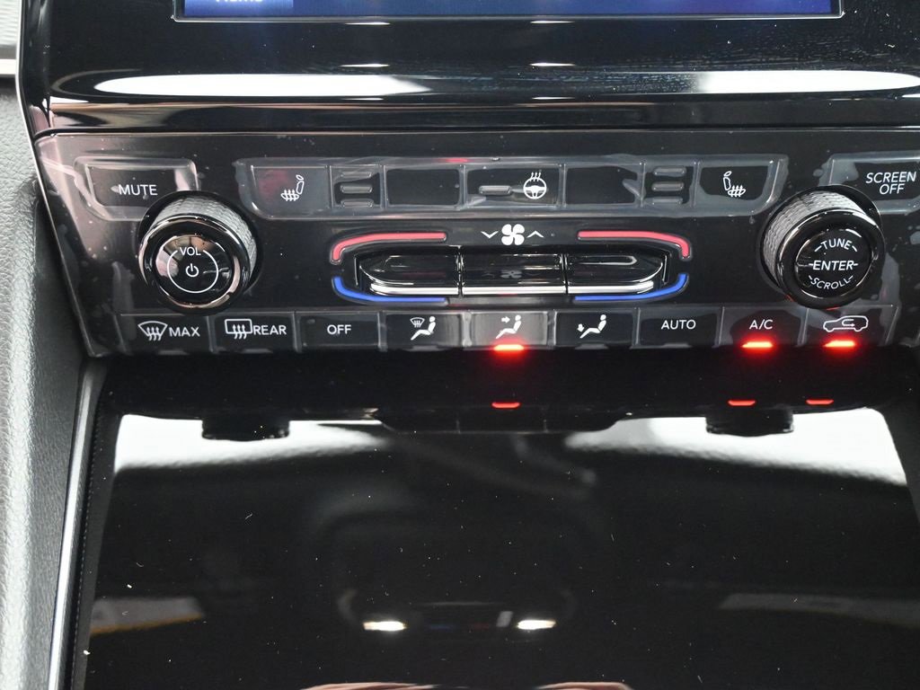 New 2025 Jeep Grand Cherokee Laredo w/ Luxury Tech Group I image 6