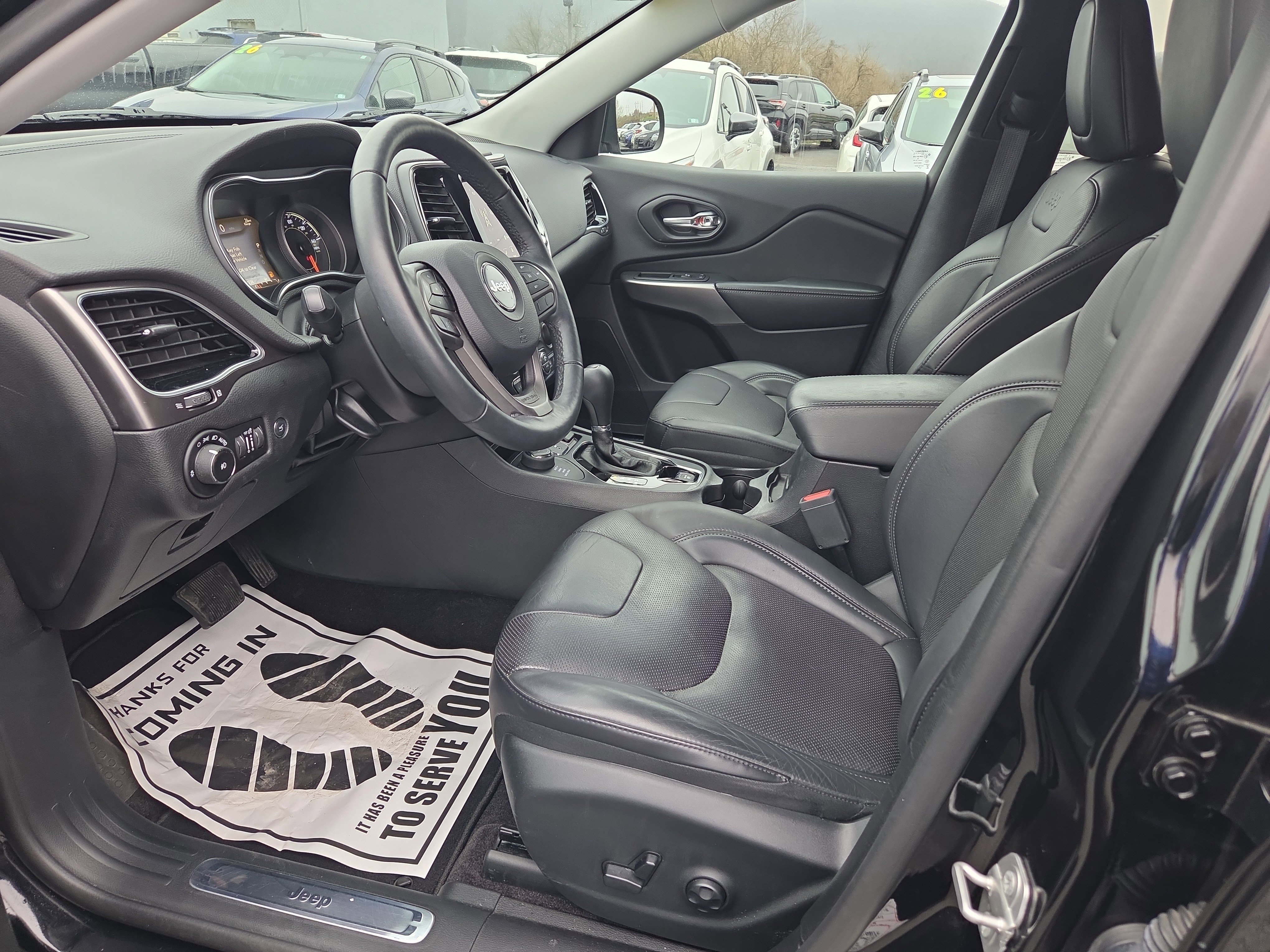 Used 2019 Jeep Cherokee Limited image 12