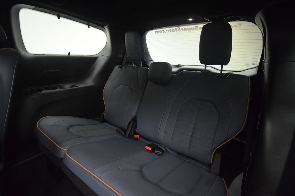 New 2027 Chrysler Pacifica Pinnacle FWD image 34